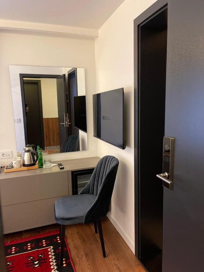 Etnomania Boutique Hotel Pristina Eksteriør bilde