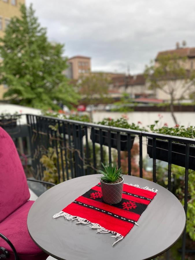 Etnomania Boutique Hotel Pristina Eksteriør bilde