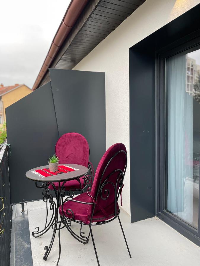 Etnomania Boutique Hotel Pristina Eksteriør bilde