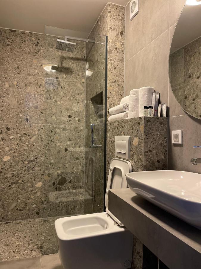 Etnomania Boutique Hotel Pristina Eksteriør bilde