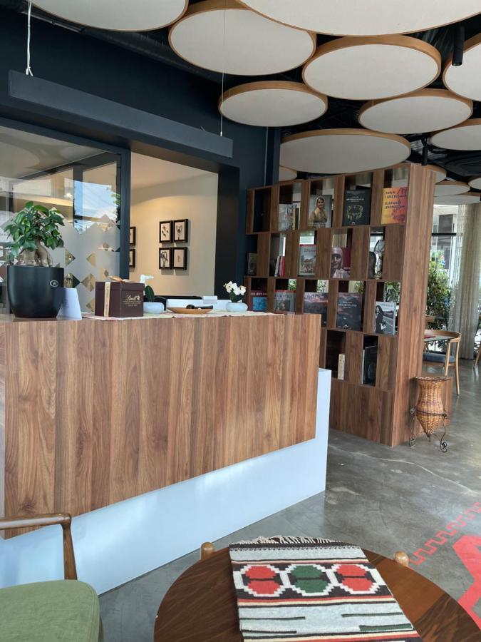Etnomania Boutique Hotel Pristina Eksteriør bilde
