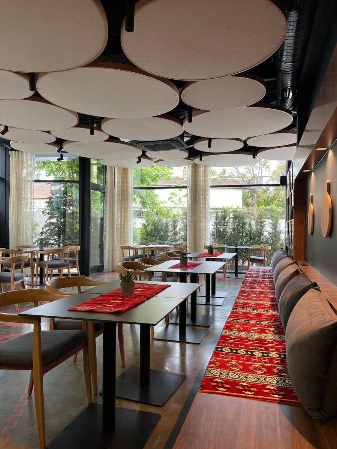 Etnomania Boutique Hotel Pristina Eksteriør bilde