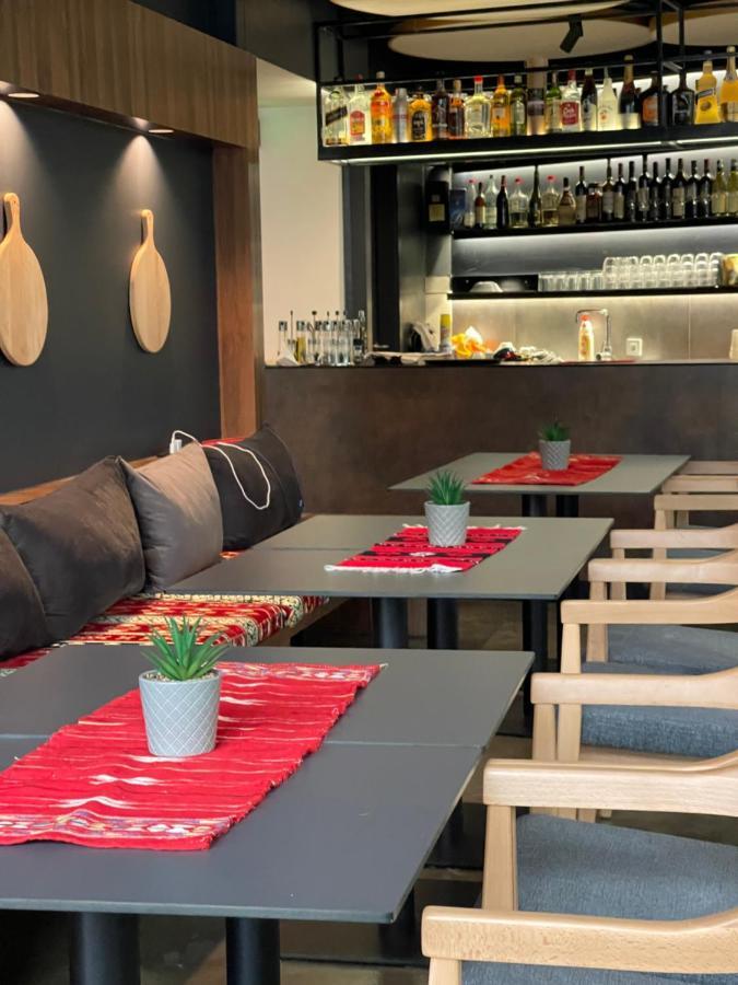 Etnomania Boutique Hotel Pristina Eksteriør bilde