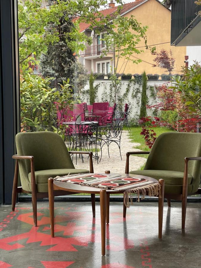 Etnomania Boutique Hotel Pristina Eksteriør bilde